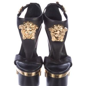 Meet your Posher, Natasha